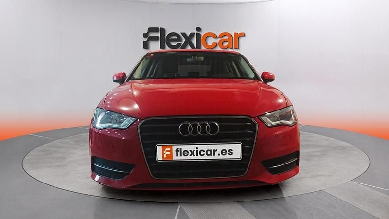 Käytetty Audi A3 Premium 115 HP (84 kW) 2016 Punainen Sedan