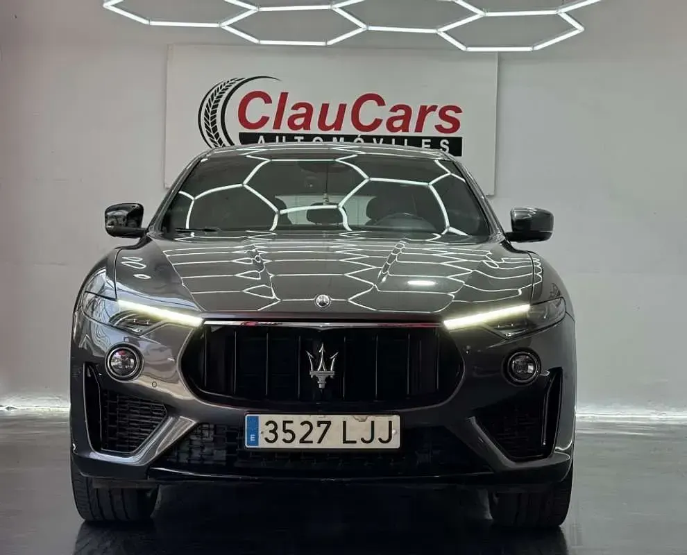 Usado Maserati Levante 275 CV (202 kW) 2020 Gris SUV