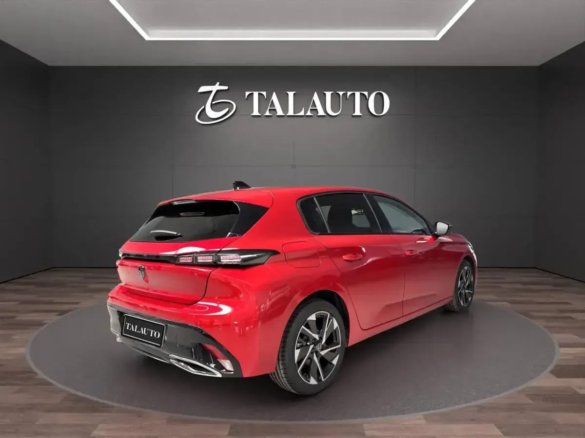 Usado Peugeot 308 Allure 130 CV (95 kW) 2024 Rojo Berlina