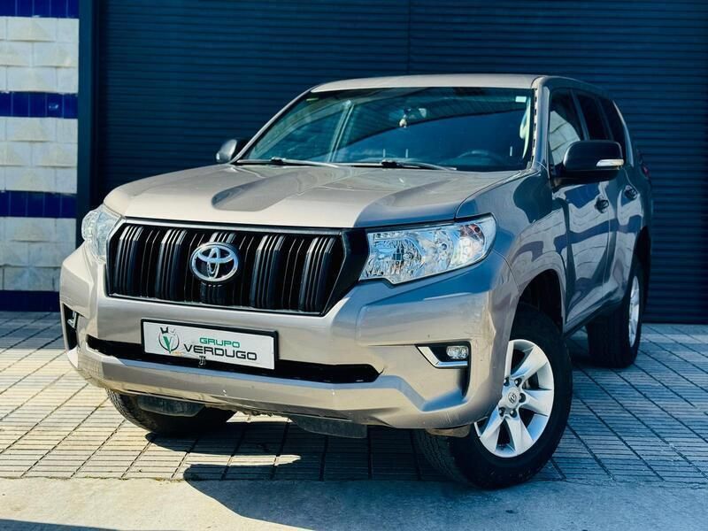 Gris Usado 2018 Toyota Land Cruiser SUV | 42.000 € (Caro) - Imagen 1/4