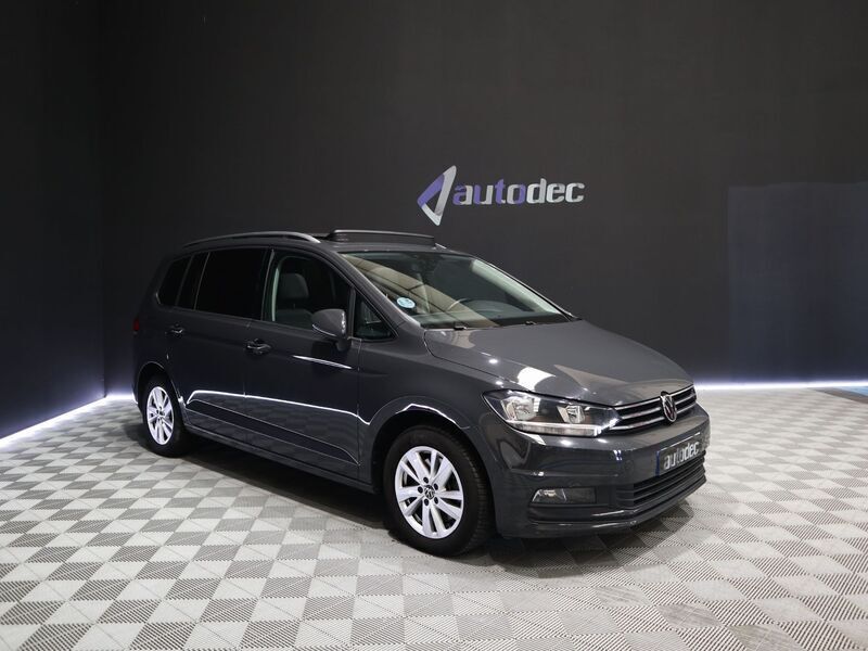 Gris Usado 2021 VW Touran Advance Monovolumen | 22.490 € (Un poco caro) - Imagen 1/4