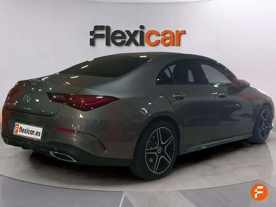 Usado Mercedes CLA220 190 CV (139 kW) 2025 Gris Coupe