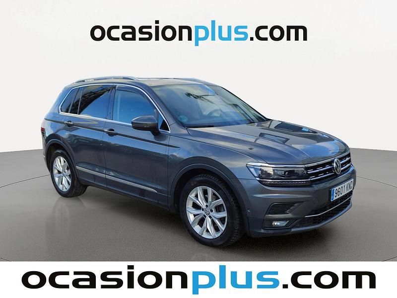 Usado VW Tiguan Sportline 150 CV (110 kW) 2018 Gris SUV