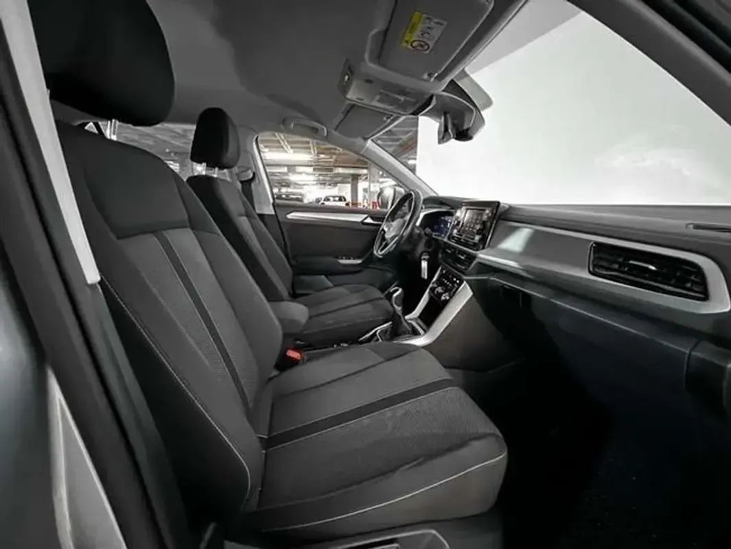 Usado VW T-Roc 110 CV (80 kW) 2023 Gris SUV