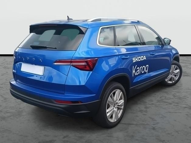 Usado Skoda Karoq Selection 115 CV (84 kW) 2024 Azul race metalizado SUV