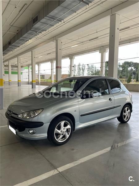 Azul Usado 2001 Peugeot 206 Berlina | 3700 € (Un poco caro) - Imagen 1/4
