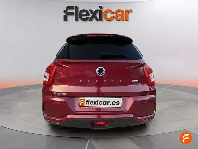 Usado SsangYong Tivoli 163 CV (119 kW) 2023 Rojo SUV