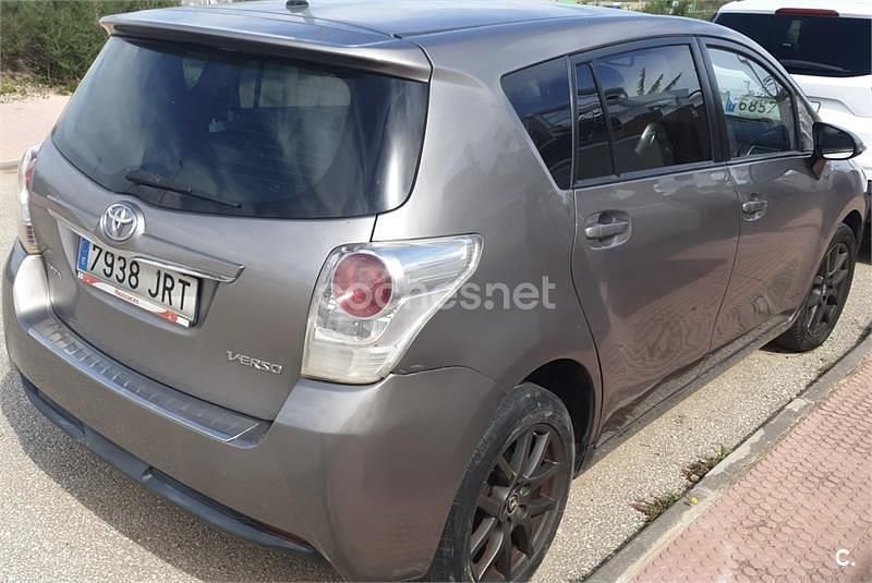Usado Toyota Verso Advance 112 CV (82 kW) 2016 Gris / plata Monovolumen