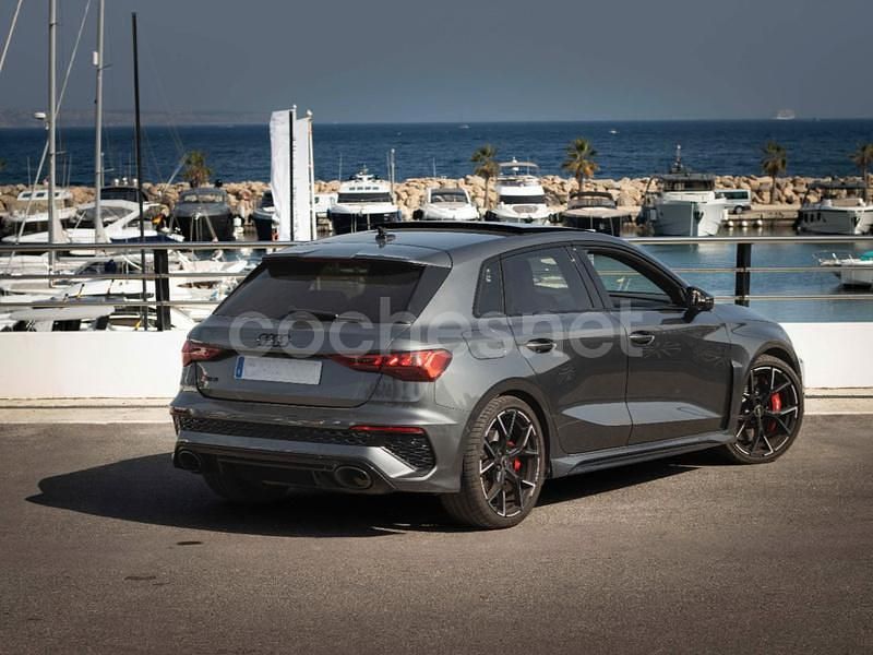 Usado Audi RS3 400 CV (294 kW) 2024 Gris / plata Berlina
