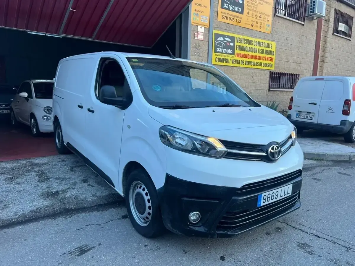 Usado Toyota Proace Business Edition 102 CV (75 kW) 2020 Blanco Monovolumen