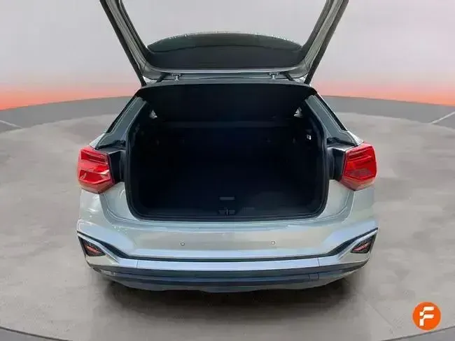 Usado Audi Q2 S-Line 116 CV (85 kW) 2024 Gris SUV