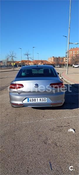 Usado VW Passat Sportline 150 CV (110 kW) 2017 Gris / plata Berlina