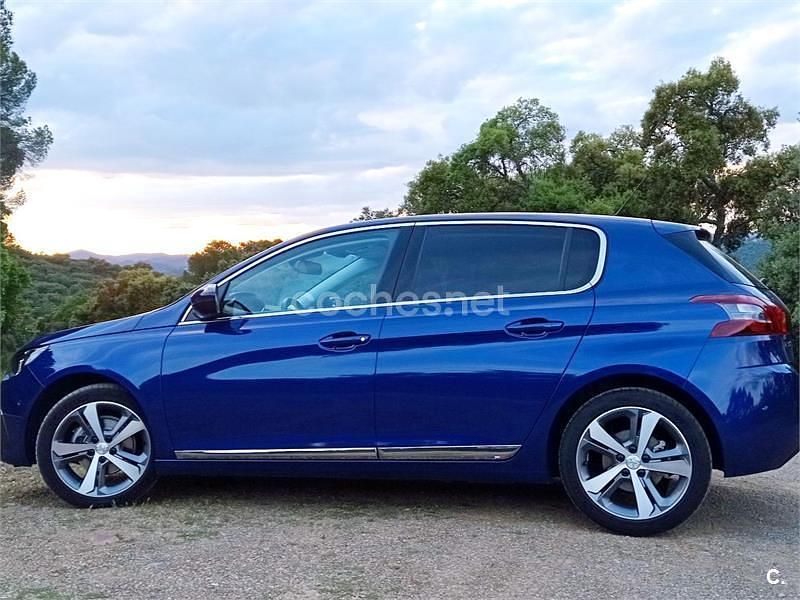 Usado Peugeot 308 Allure 130 CV (95 kW) 2018 Azul Berlina
