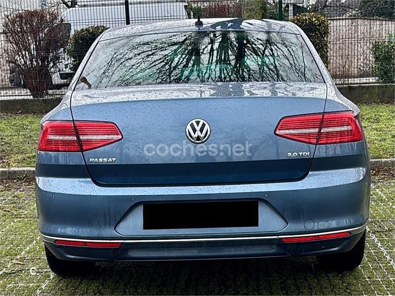 Usado VW Passat Sportline 150 CV (110 kW) 2017 Azul Berlina