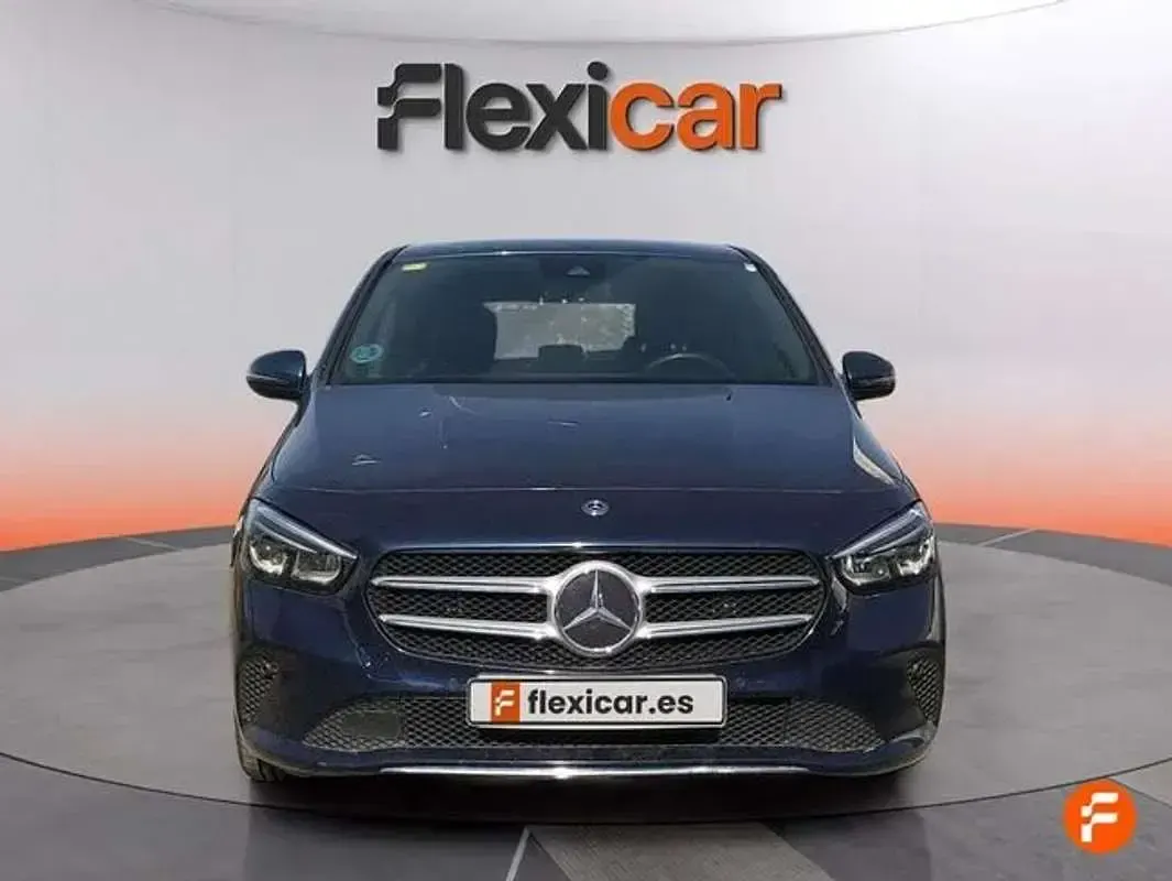 Usado Mercedes B180 117 CV (86 kW) 2019 Azul Utilitario