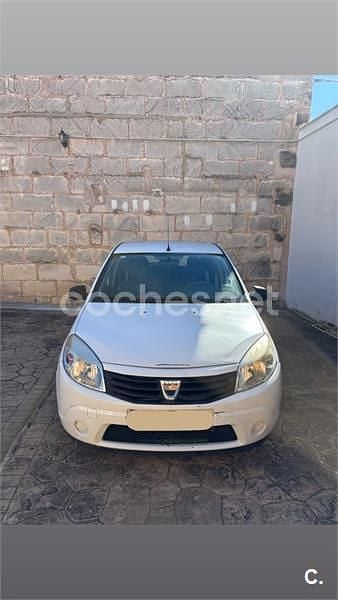 Usado Dacia Sandero Ambiance 75 CV (55 kW) 2012 Blanco Berlina
