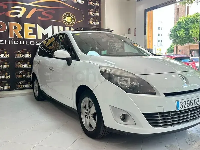 Usado Renault Grand Scénic 105 CV (77 kW) 2010 Blanco Monovolumen