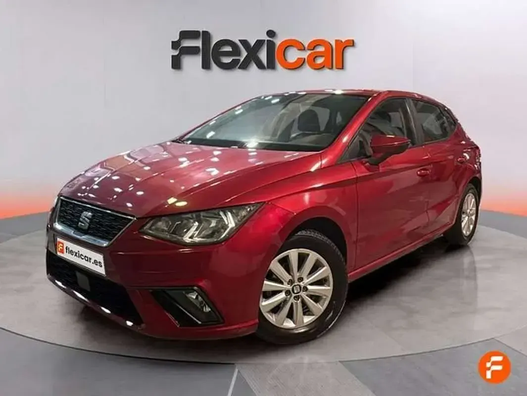 Usado Seat Ibiza Reference 75 CV (55 kW) 2018 Rojo Utilitario