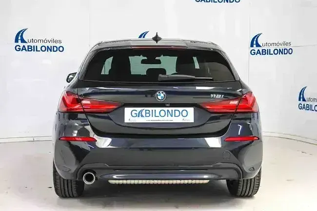 Usado BMW 118 Comfort Edition 136 CV (100 kW) 2024 Negro Utilitario
