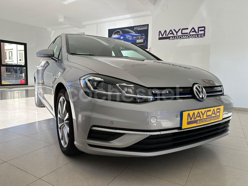 Gris / plata Usado 2019 VW Golf VII Advance Berlina | 18.990 € (Precio justo) - Imagen 1/4