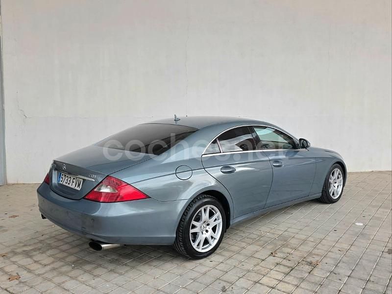 Usado Mercedes CLS320 224 CV (164 kW) 2007 Azul Berlina