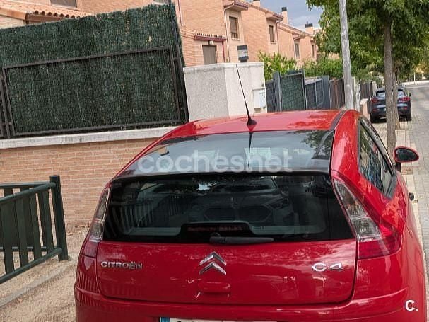 Usado Citroën C4 90 CV (66 kW) 2009 Rojo Berlina