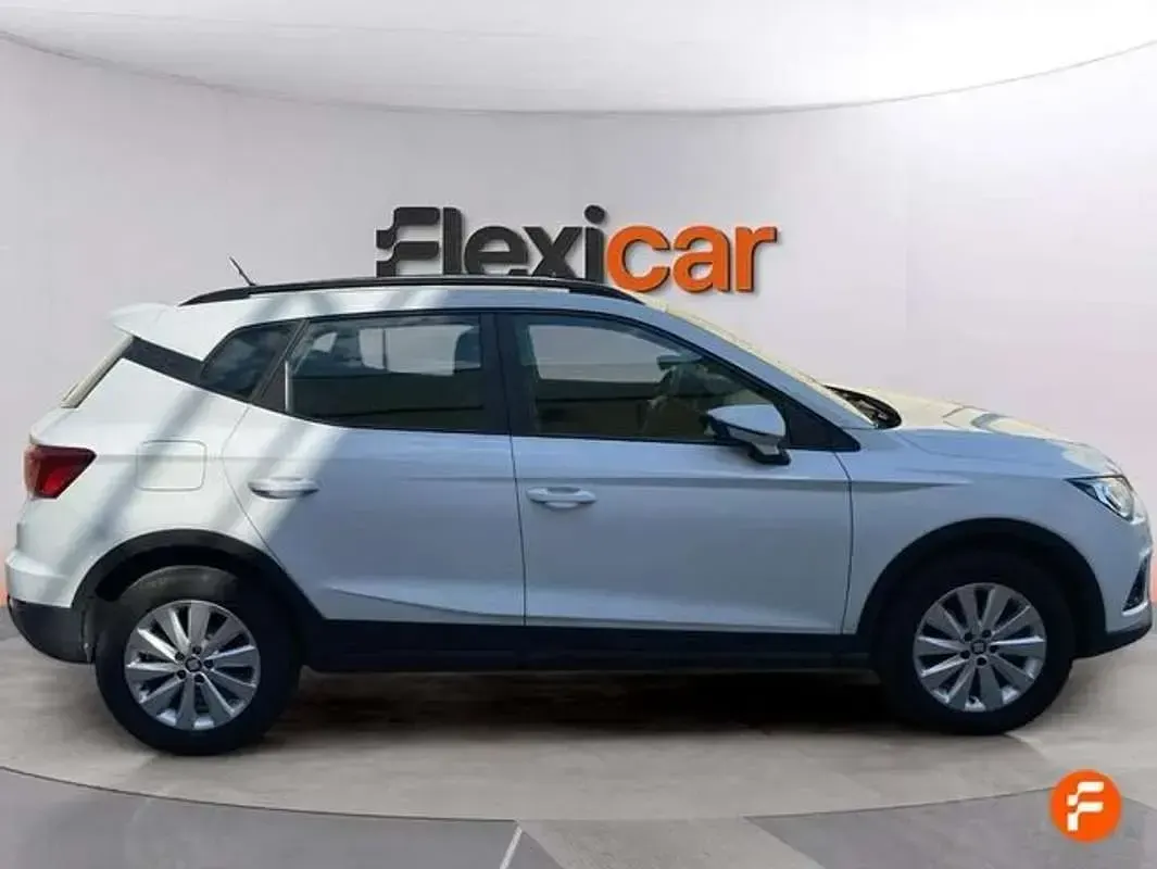 Usado Seat Arona Reference 95 CV (69 kW) 2019 Blanco SUV