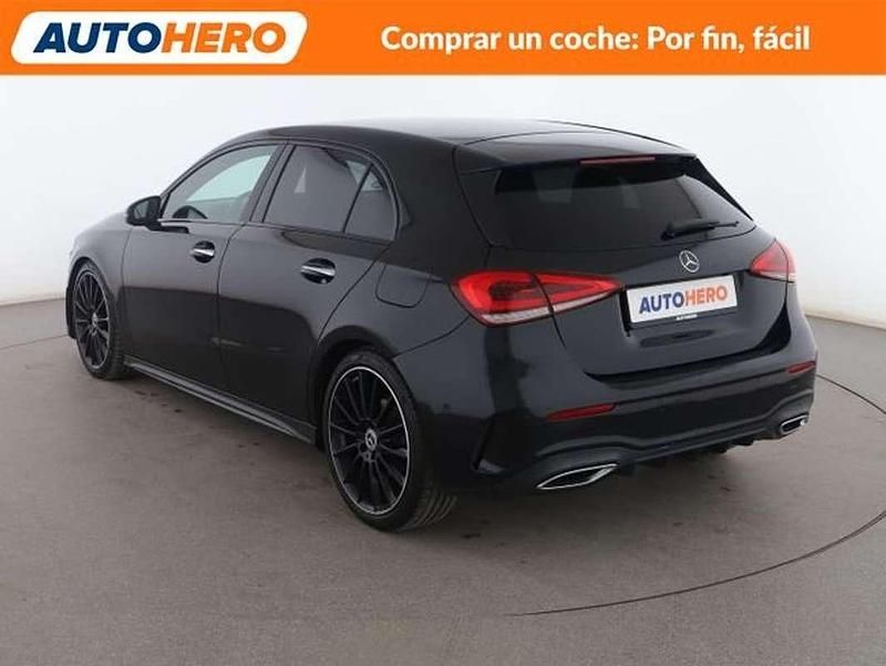 Usado Mercedes A200 AMG line 151 CV (111 kW) 2019 Negro Berlina