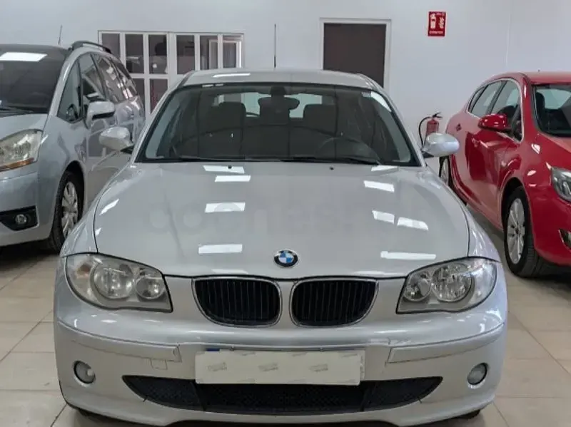 Usado BMW 116 Comfort Edition 115 CV (84 kW) 2007 Gris / plata Utilitario