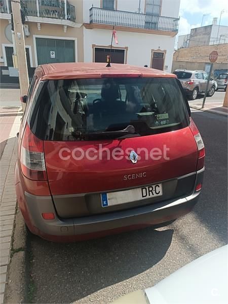 Usado Renault Scénic II Dynamique 100 CV (73 kW) 2005 Rojo Monovolumen