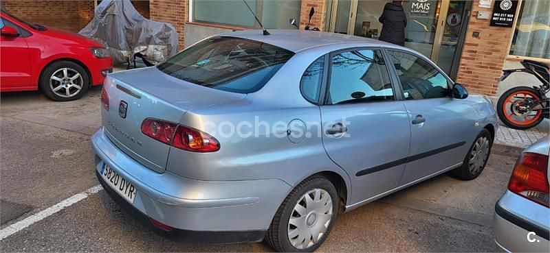 Usado Seat Cordoba 80 CV (58 kW) 2006 Gris / plata Berlina