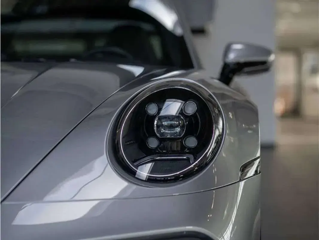 Usado Porsche 992 579 CV (425 kW) 2022 Gris Utilitario