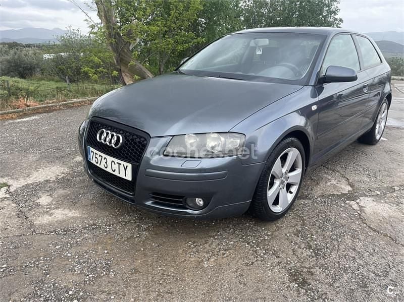Käytetty Audi A3 Ambition 140 HP (102 kW) 2004 Harmaa Viistoperä