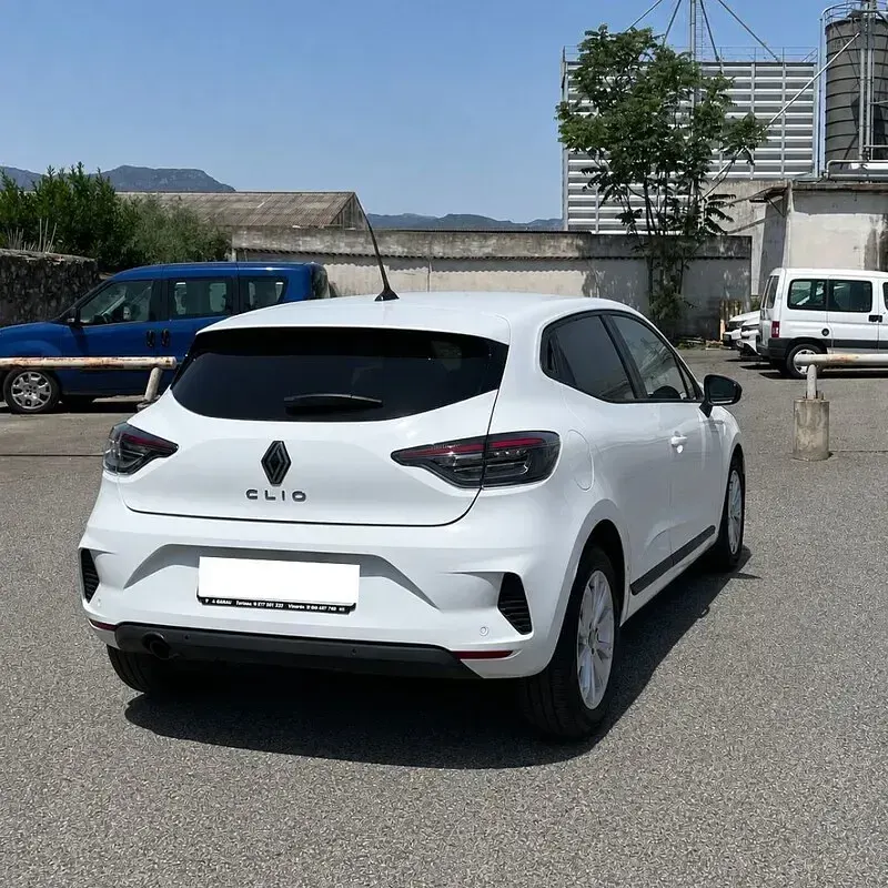 Usado Renault Clio V 90 CV (66 kW) 2026 Blanco Berlina