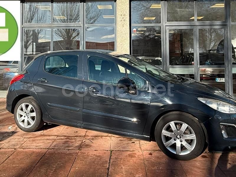 Usado Peugeot 308 Active 120 CV (88 kW) 2013 Azul Berlina