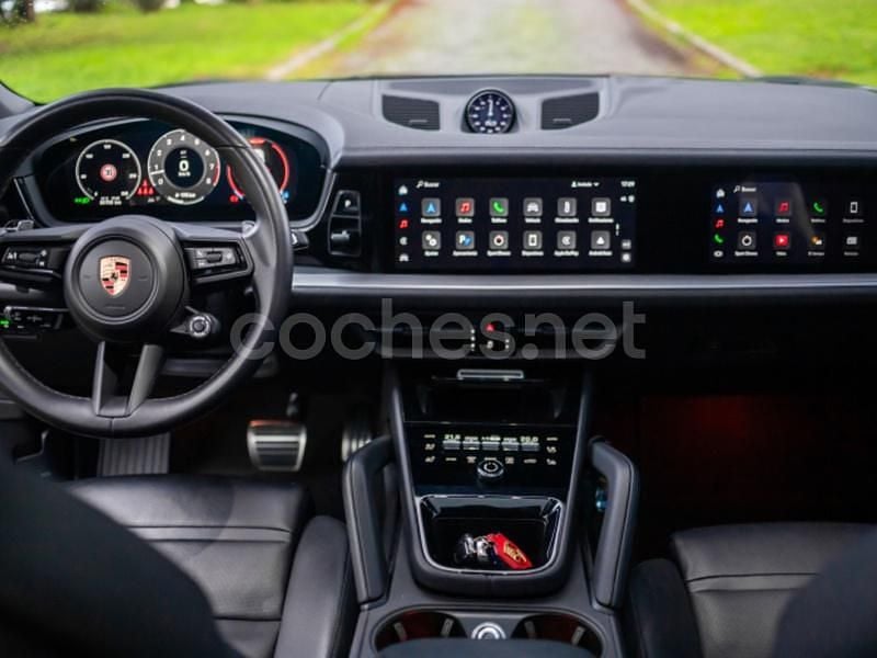 Usado Porsche Cayenne 474 CV (348 kW) 2024 Gris / plata SUV