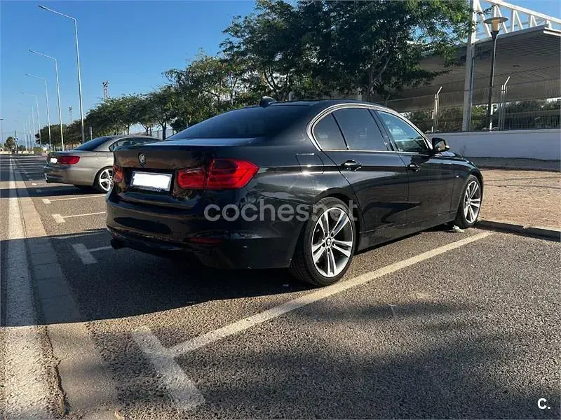 Usado BMW 330 Sport Line 258 CV (189 kW) 2013 Negro Berlina