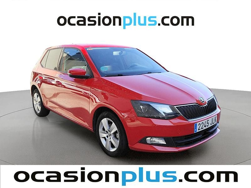 Usado Skoda Fabia Ambition 90 CV (66 kW) 2016 Rojo