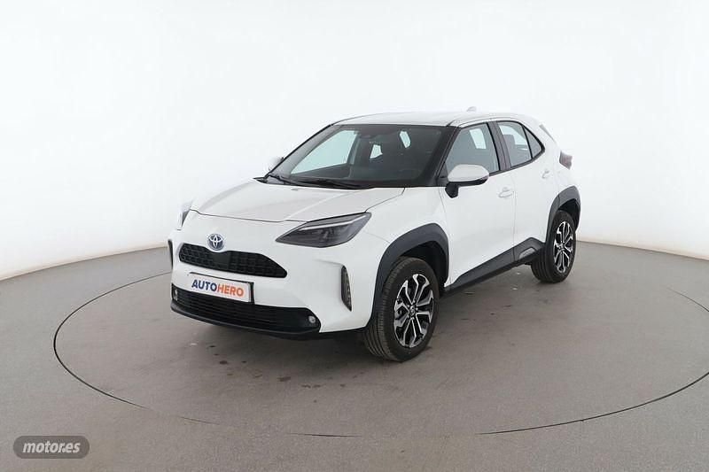 Blanco Usado 2023 Toyota Yaris Cross Active SUV | 24.099 € (Precio justo) - Imagen 1/3