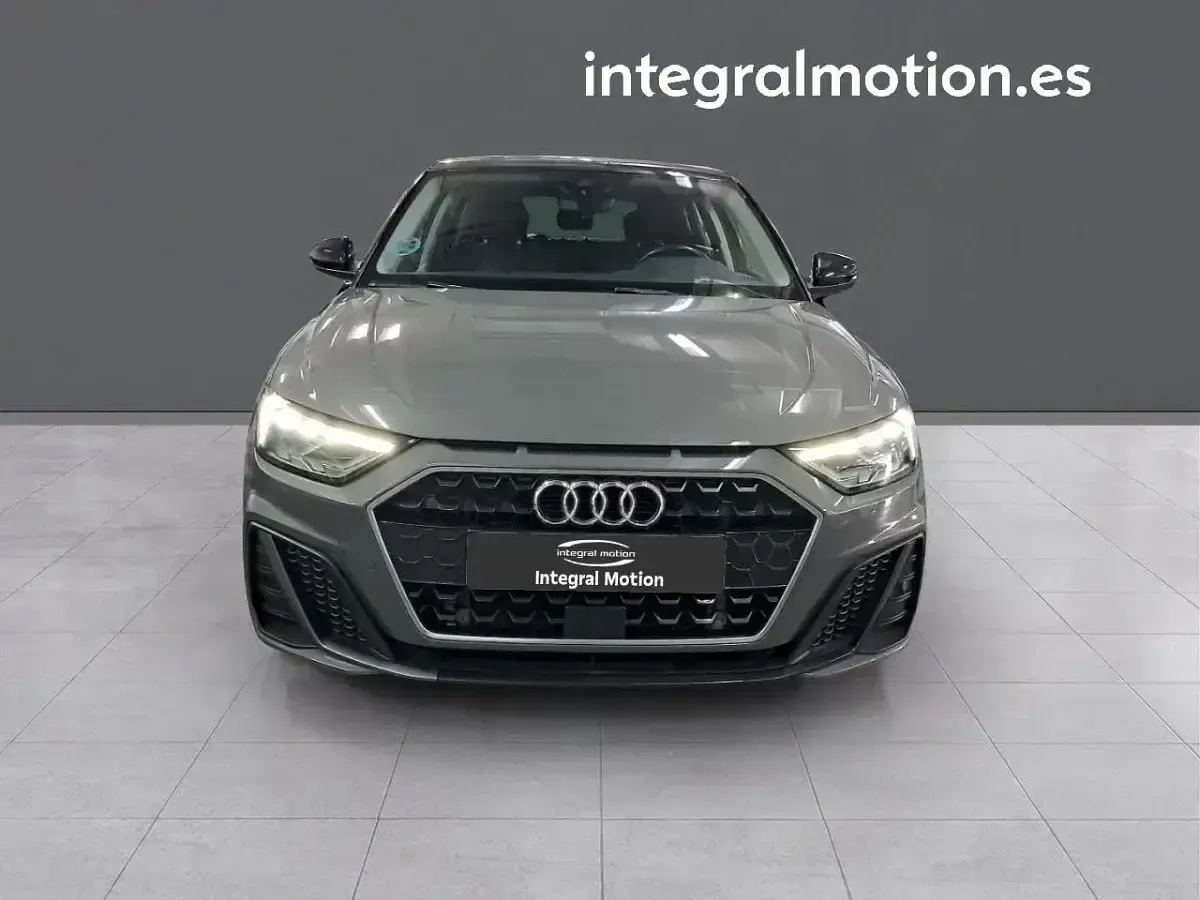 Usado Audi A1 Sportback Premium 110 CV (80 kW) 2022 Gris Utilitario