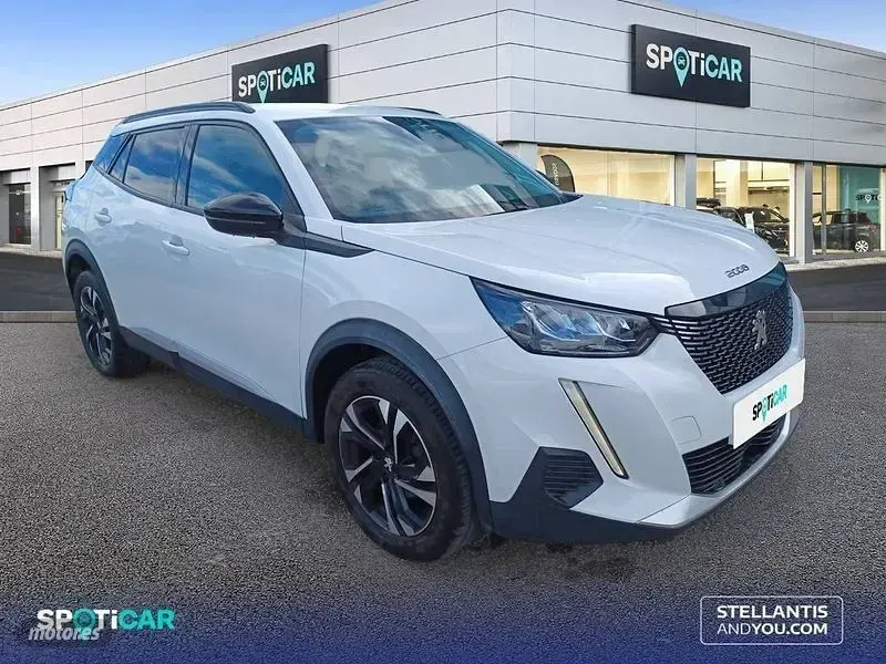 Usado Peugeot 2008 Allure 130 CV (95 kW) 2022 Blanco SUV