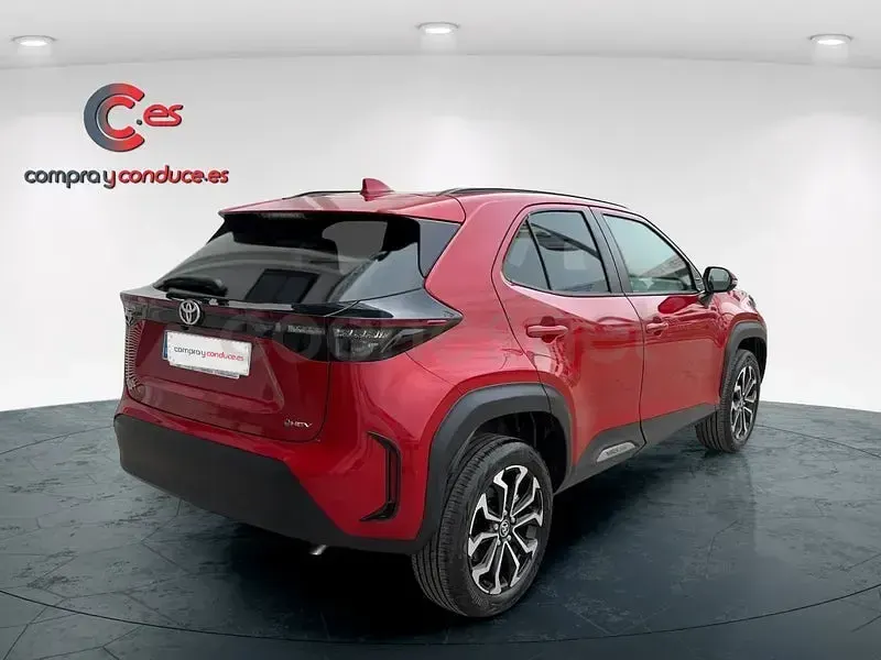 Usado Toyota Yaris Cross Active 116 CV (85 kW) 2024 Rojo SUV