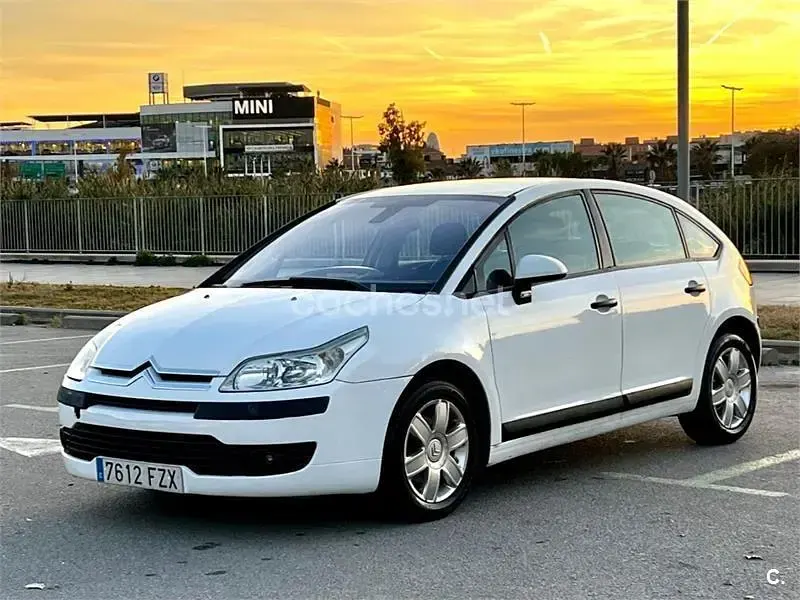 Usado Citroën C4 110 CV (80 kW) 2008 Blanco Berlina