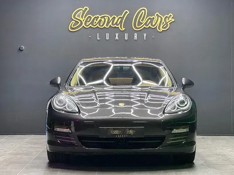 Usado Porsche Panamera 400 CV (294 kW) 2011 Gris / plata Utilitario