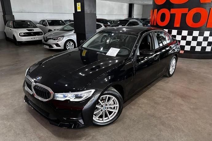 Usado 2021 BMW 330 Comfort Edition Berlina | 27.850 € (Precio justo) - Imagen 1/4
