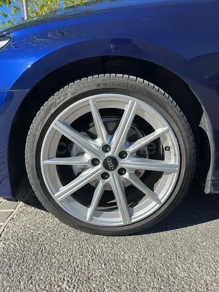 Usado Audi A3 S-Line 110 CV (80 kW) 2024 Azul Berlina