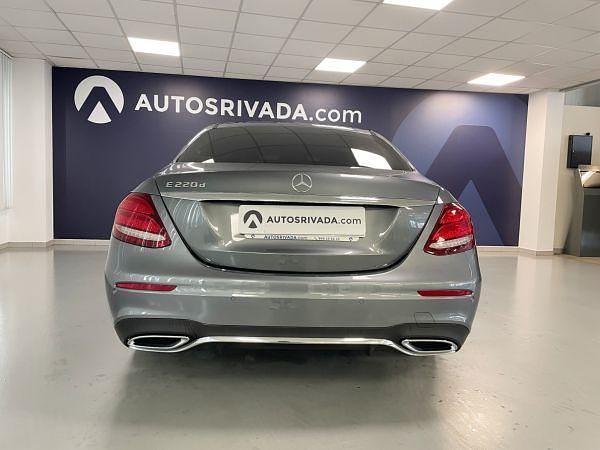 Usado Mercedes E220 194 CV (142 kW) 2020 Gris selenita (metalizado) Berlina