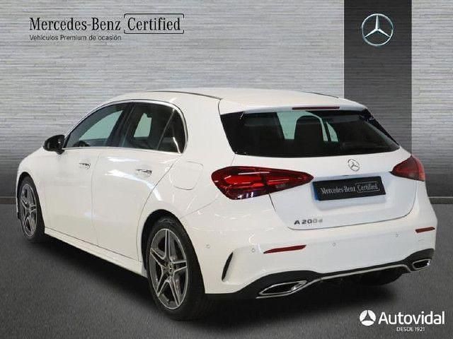 Usado Mercedes A200 AMG line 150 CV (110 kW) 2024 Blanco polar Berlina