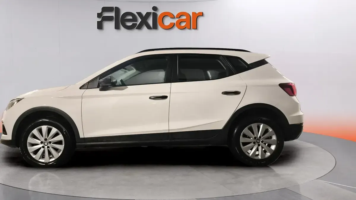 Usado Seat Arona Ecomotive 95 CV (69 kW) 2018 Blanco SUV