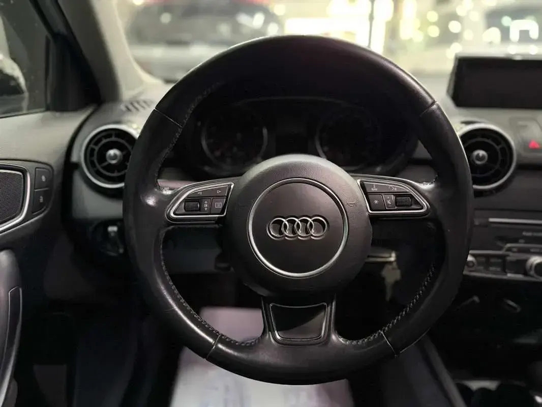 Usado Audi A1 Sportback S-Line 95 CV (69 kW) 2015 Gris Utilitario